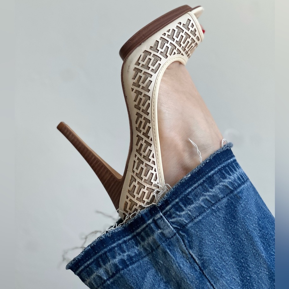 Tory Burch Peep toe pump size 10.5